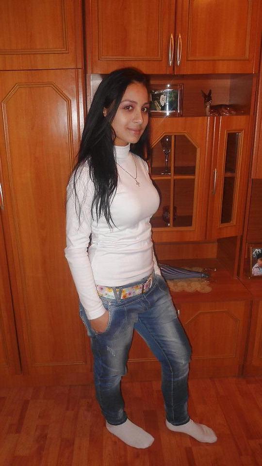 13P Romanian women: Ana