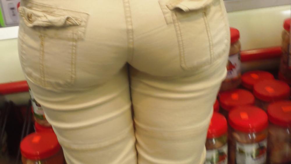 25P Nice big juicy teen bubble butt & ass at the market