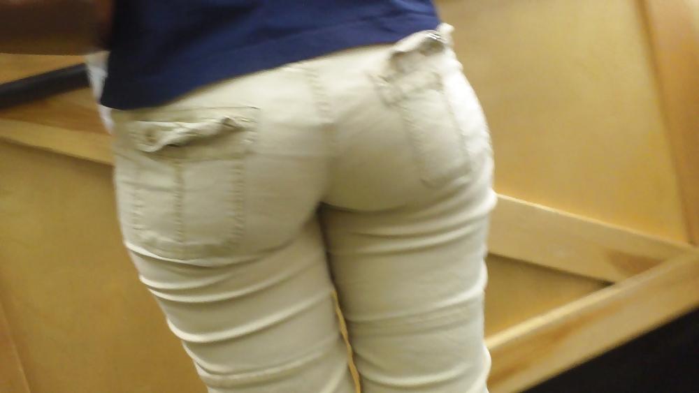 25P Nice big juicy teen bubble butt & ass at the market