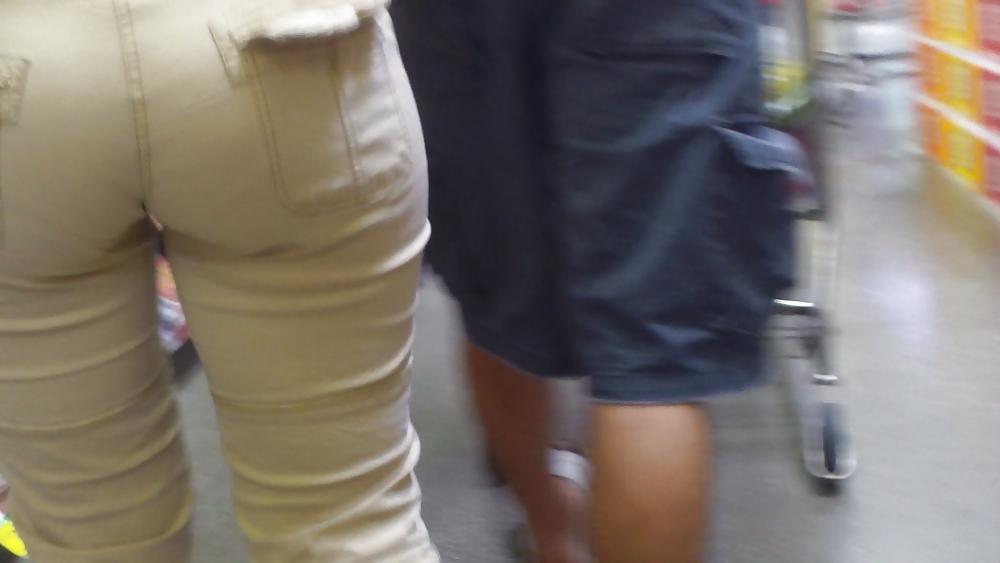 25P Nice big juicy teen bubble butt & ass at the market