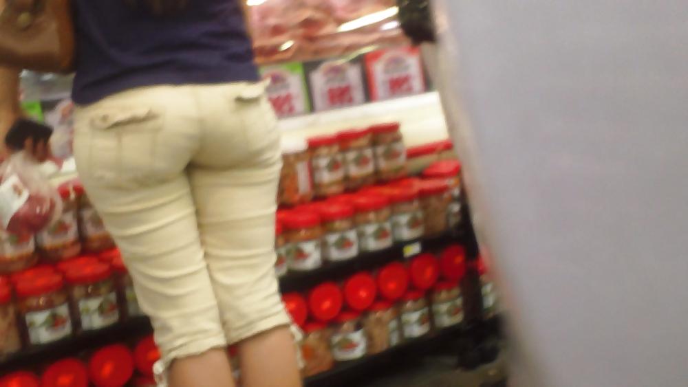 25P Nice big juicy teen bubble butt & ass at the market