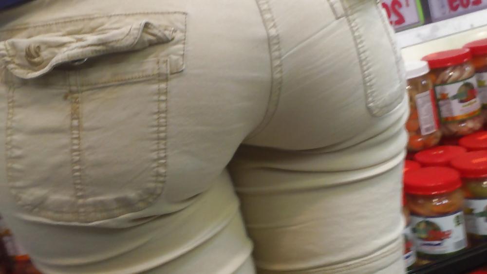 25P Nice big juicy teen bubble butt & ass at the market