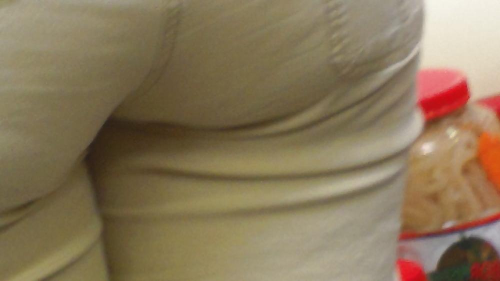 25P Nice big juicy teen bubble butt & ass at the market