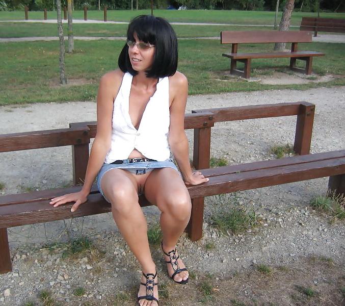 15P Upskirt No Pants 22