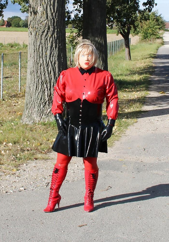 11P Rubberdoll Sabine 5