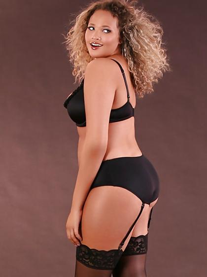 25P Plus Size Lingerie Models