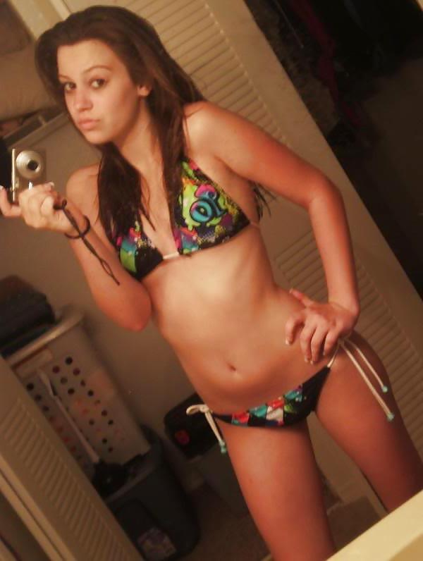 11P Teen Girls In Bikini