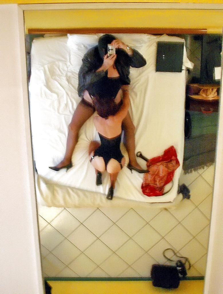 15P Me and my slave Lady Donna in FFS Nylons