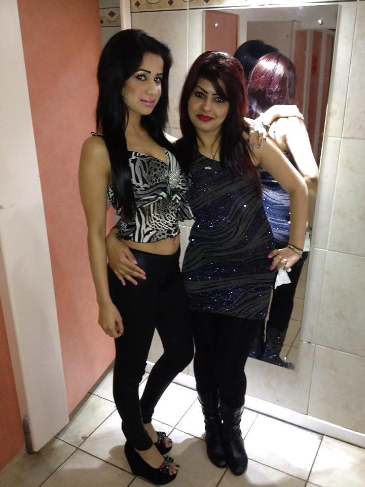 24P Paki - indian white n black cock lover!!!