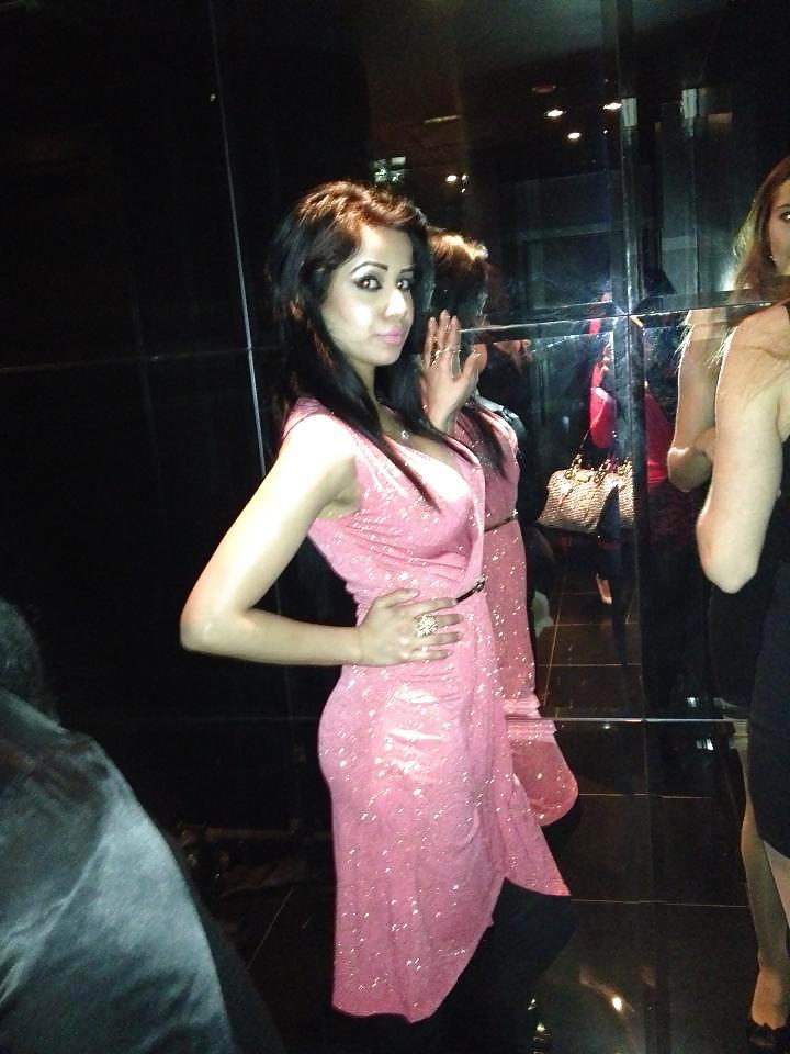 24P Paki - indian white n black cock lover!!!