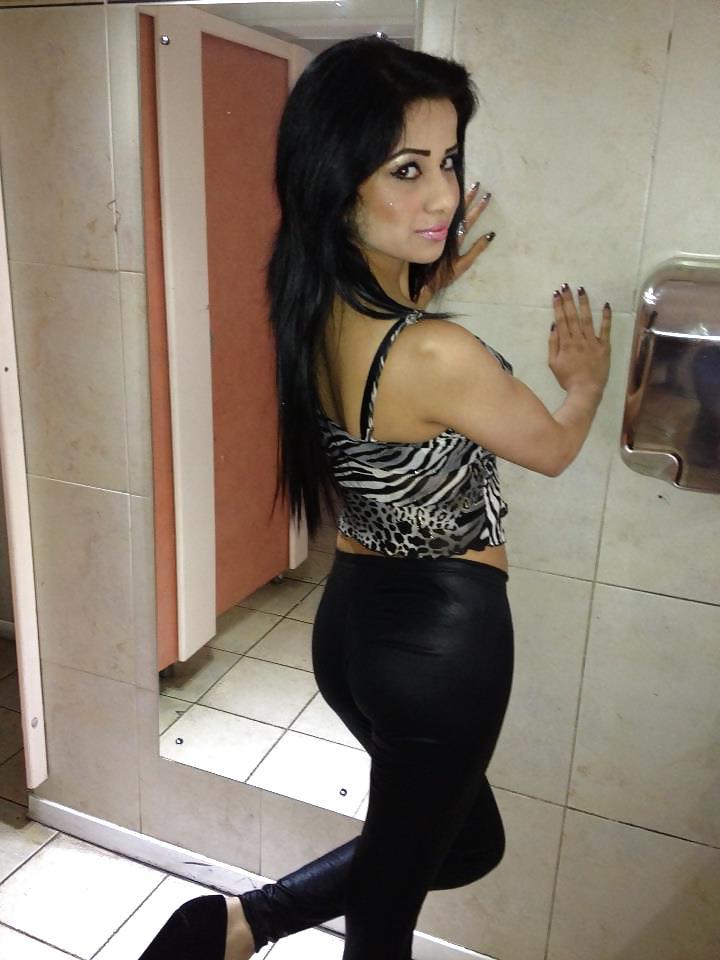 24P Paki - indian white n black cock lover!!!