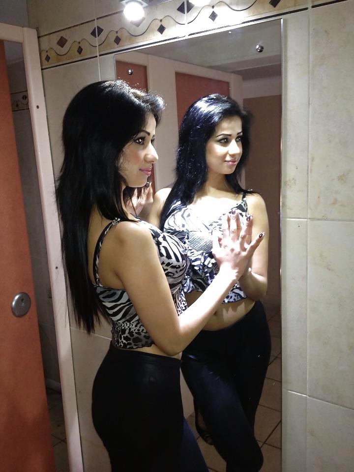 24P Paki - indian white n black cock lover!!!