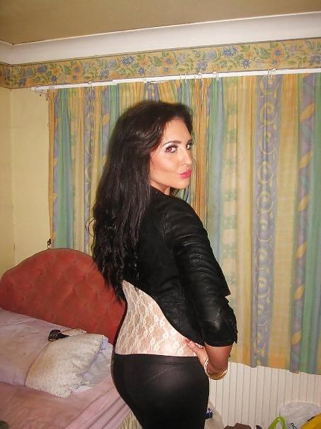 25P Facebook sluts in hot leggings!