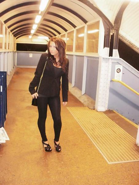 25P Facebook sluts in hot leggings!