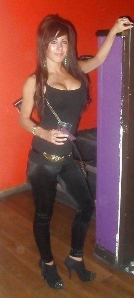 25P Facebook sluts in hot leggings!