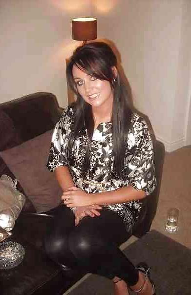 25P Facebook sluts in hot leggings!