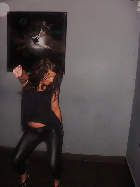 25P Facebook sluts in hot leggings!