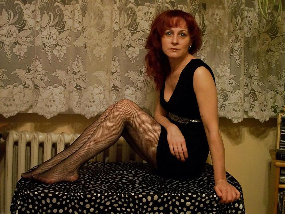 25P Women in Pantyhose (nonnude).