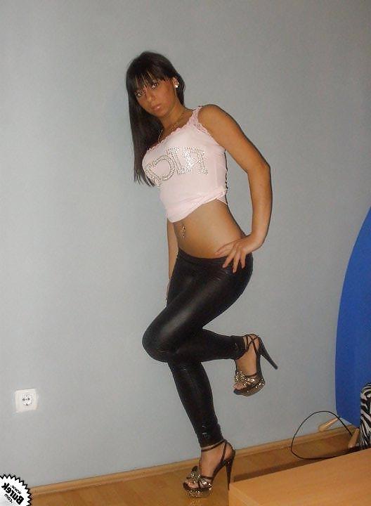 16P Amateurs Heels Pantyhose