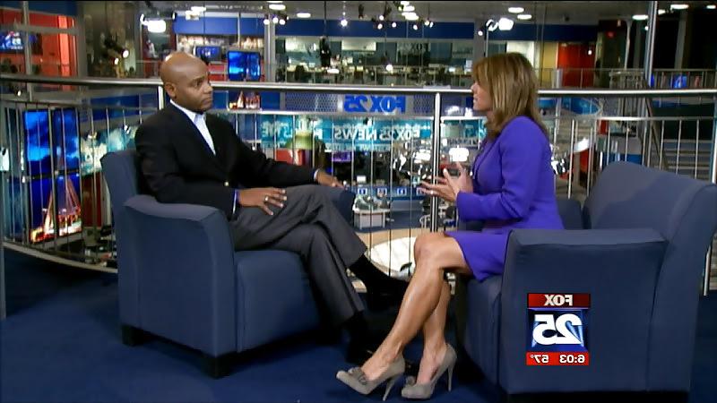 19P Maria Stephanos Sexy Legs