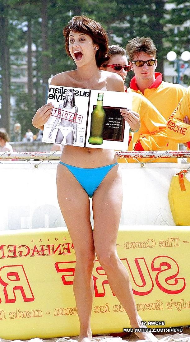 10P Celeb upskirt