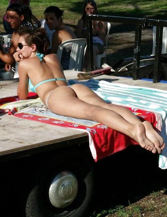 25P Girls in bikini 2