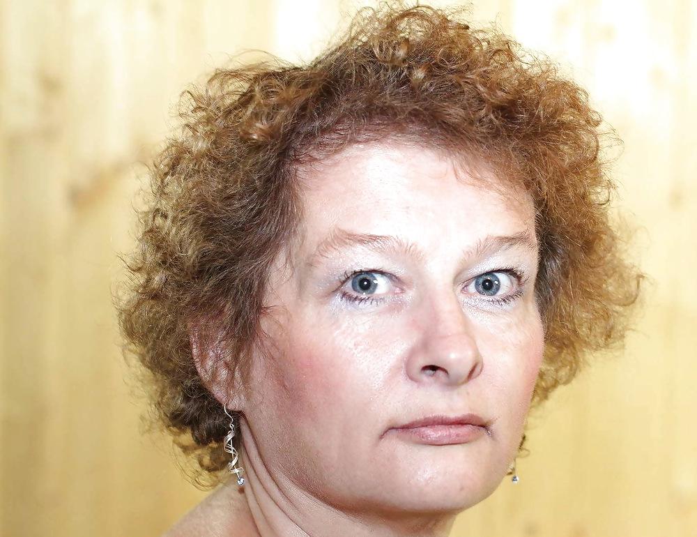 25P Older lady