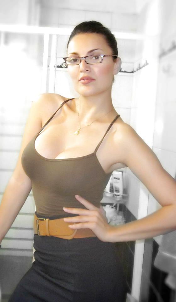 22P Amazing Greek Girl