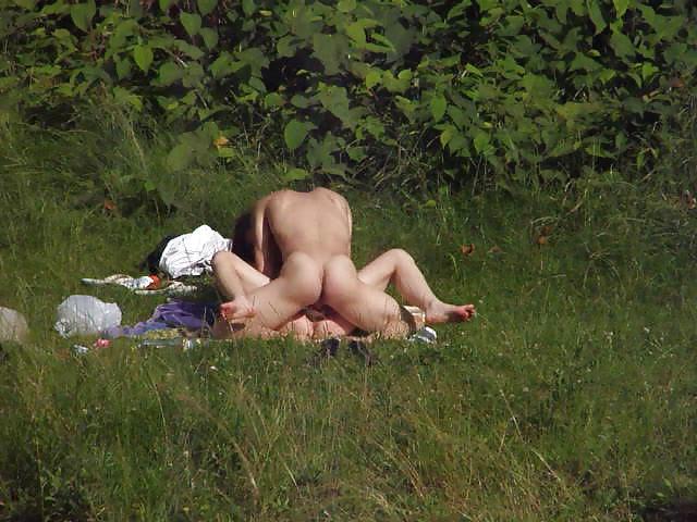 25P Sex outside
