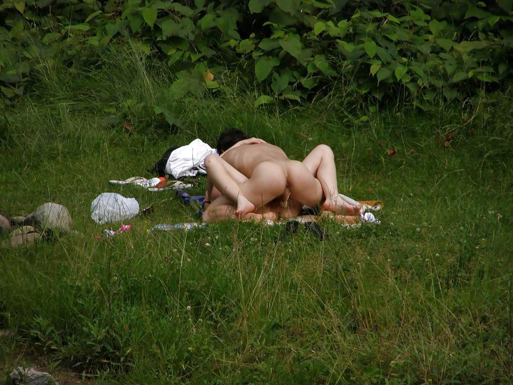 25P Sex outside