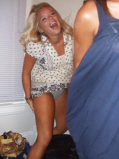 25P Upskirt babes more panty flashers :)