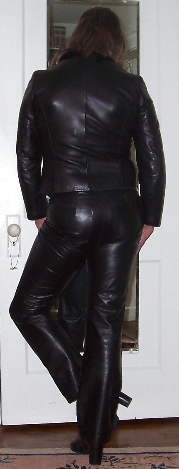 11P Hot Leather Butt