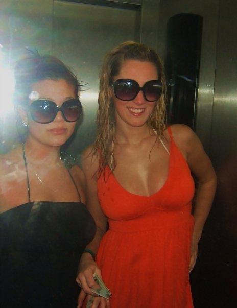 19P Sexy blonde non nude