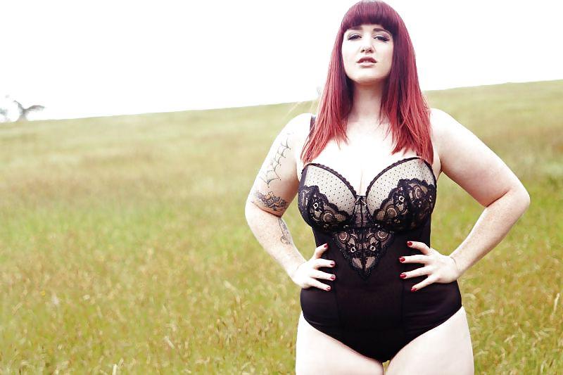 25P Big Girls In Lingerie 1