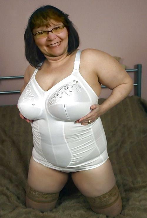 25P Big Girls In Lingerie 1
