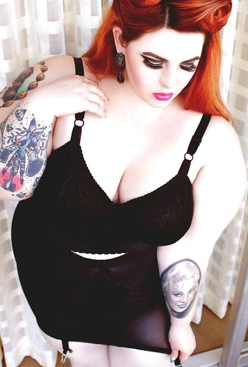 25P Big Girls In Lingerie 1