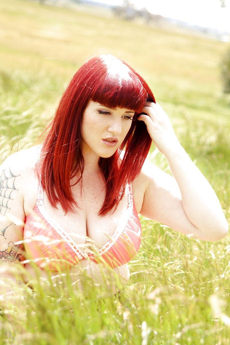25P Big Girls In Lingerie 1