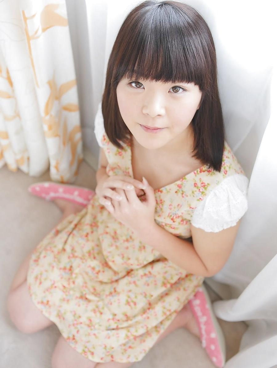 25P Beautiful Asian Teens