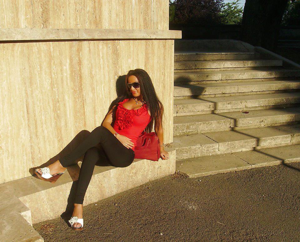 8P Romanian girl: Maria