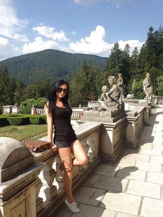 8P Romanian girl: Maria