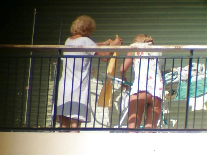 25P Neighbour nude voyeur