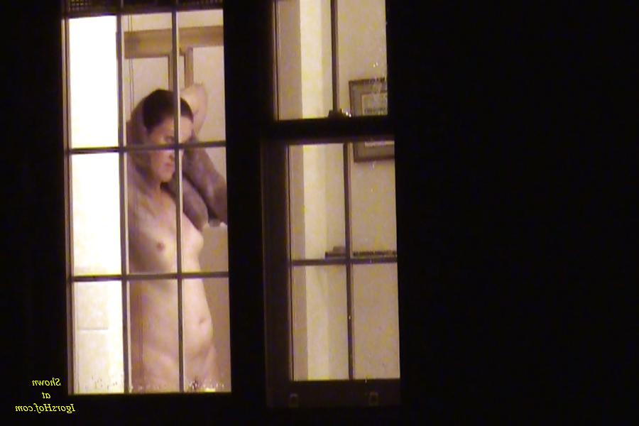 25P Neighbour nude voyeur