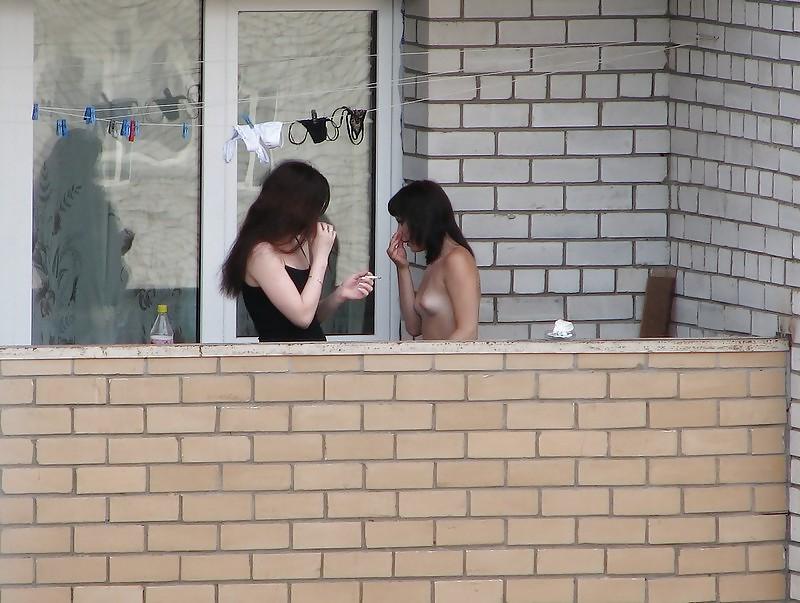 25P Neighbour nude voyeur