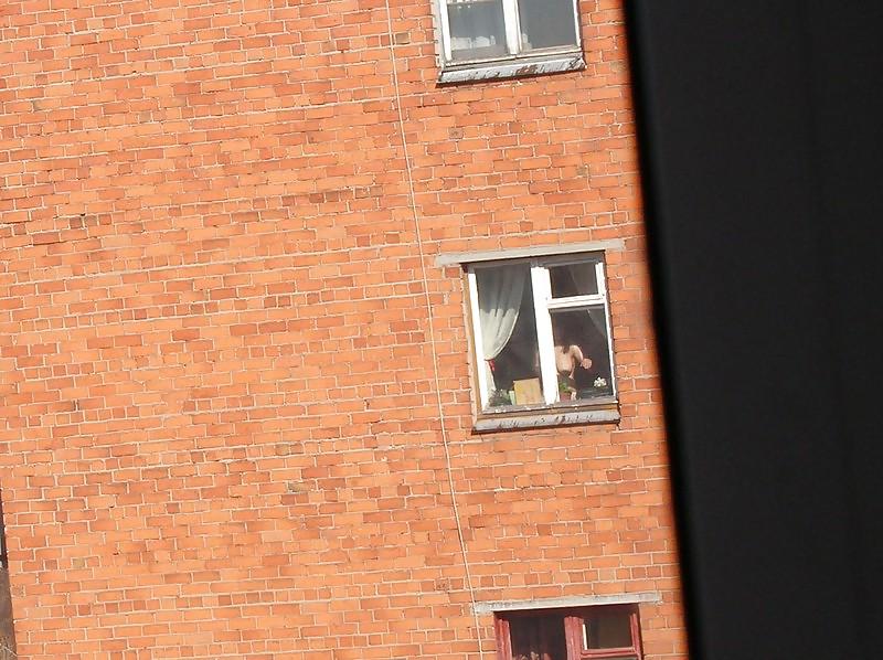 25P Neighbour nude voyeur