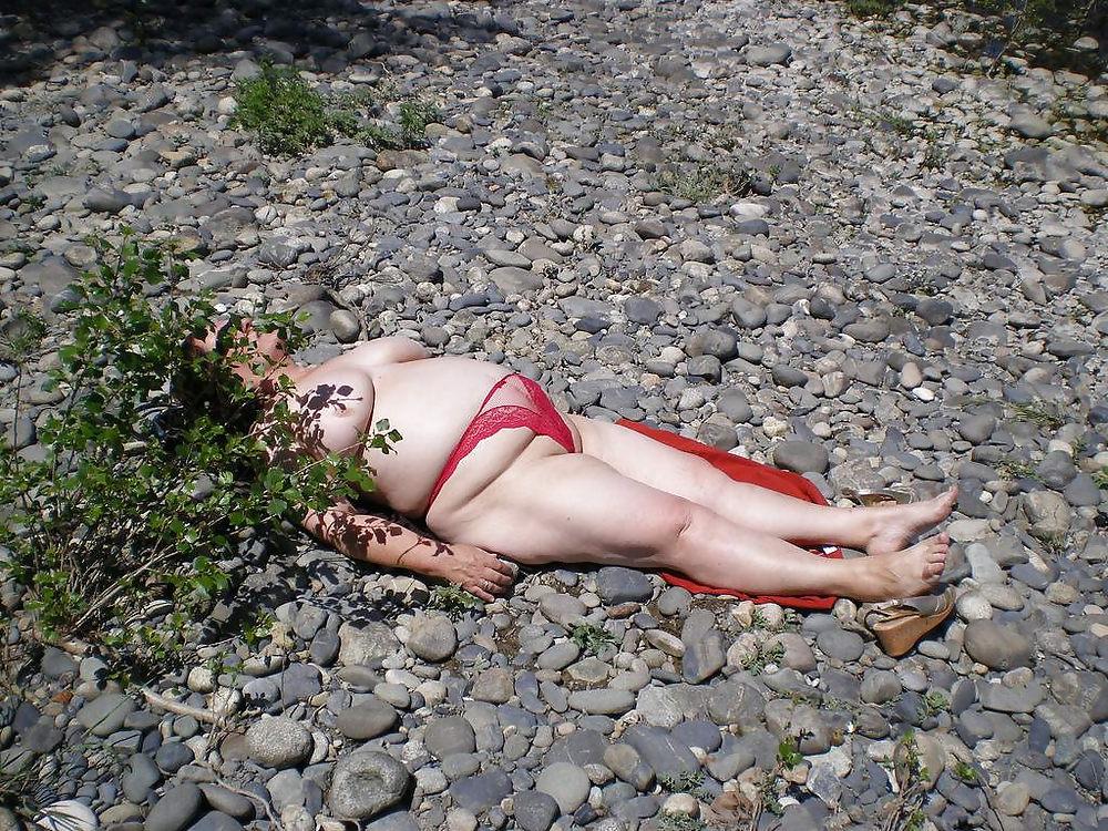 25P Grannies in holiday 