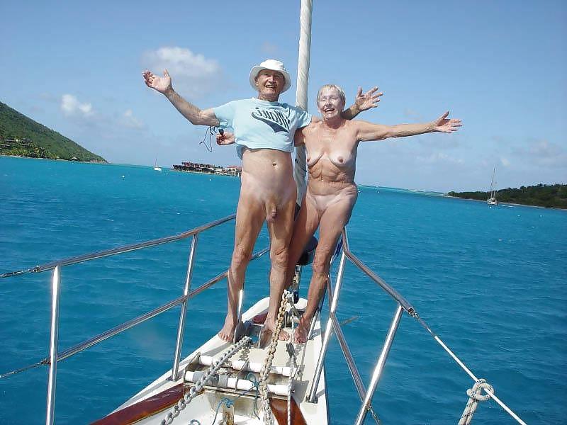 25P Grannies in holiday 