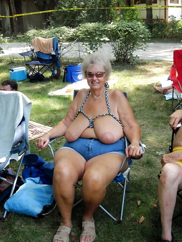 25P Grannies in holiday 