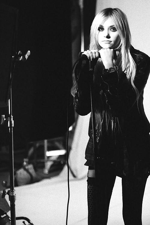 25P Super Cutie Taylor Momsen