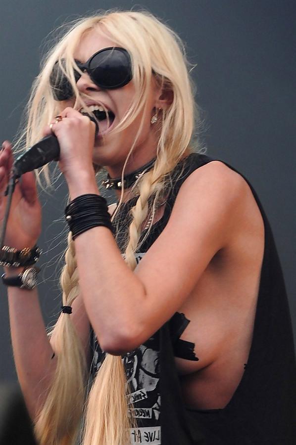 25P Super Cutie Taylor Momsen