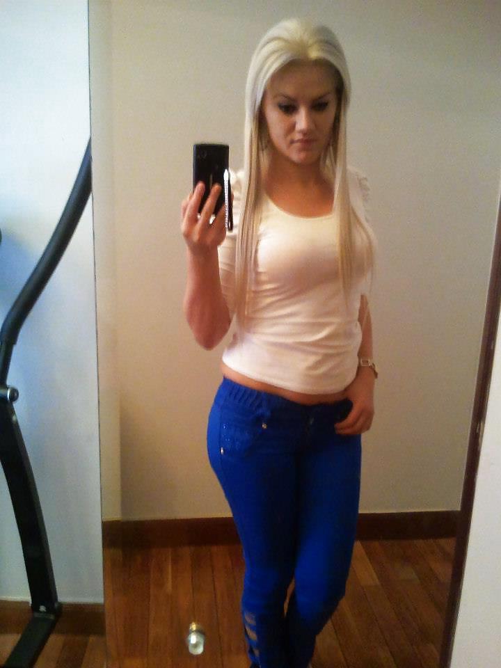 25P Romanian girl: Florentina